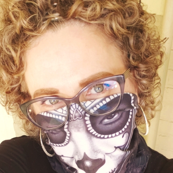 Meet your Posher, BansheeGrrl - Picture 1 of 2